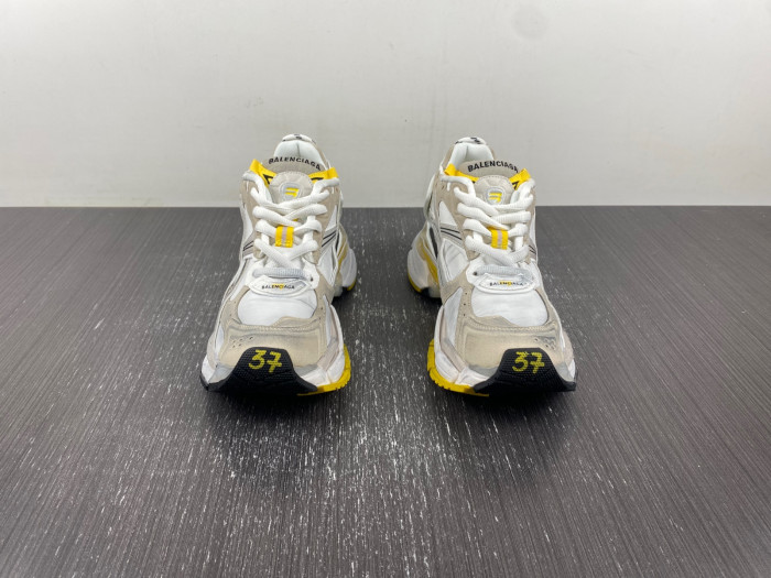 BALCIA RUNNER SNEAKER
