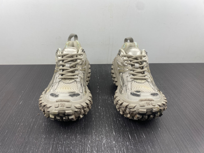 BALCIA DEFENDER SNEAKER