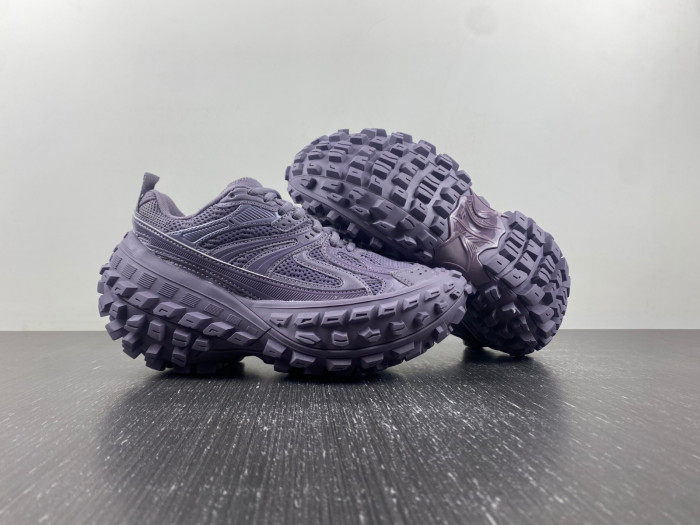 BALCIA DEFENDER SNEAKER