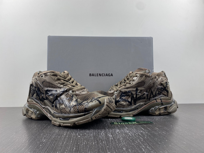 BALCIA RUNNER SNEAKER