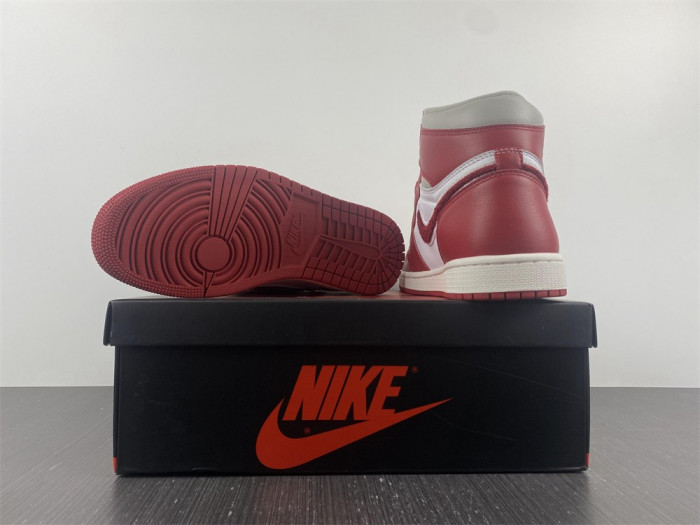 Air Jordan 1 High OG WMNS “Newstalgia” DJ4891-061
