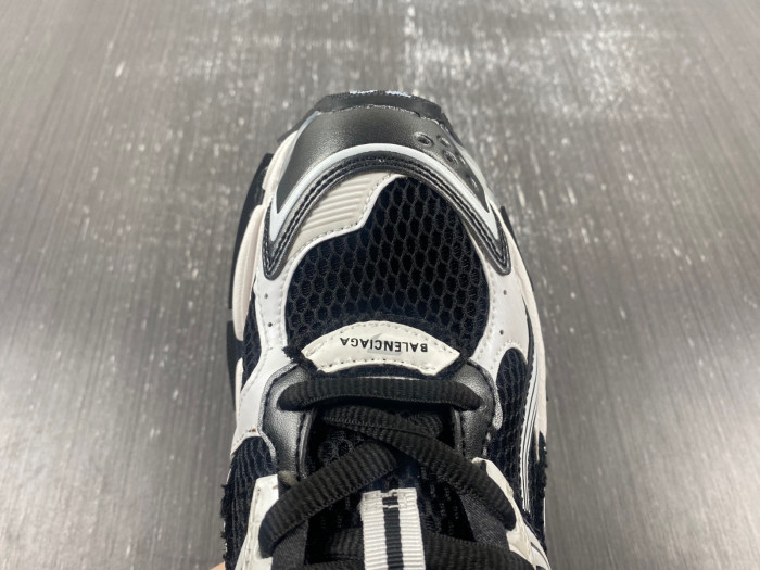 BALCIA RUNNER SNEAKER