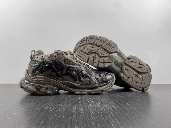 BALCIA RUNNER SNEAKER