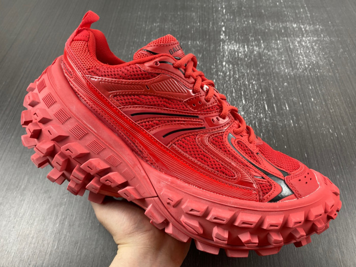 BALCIA DEFENDER SNEAKER