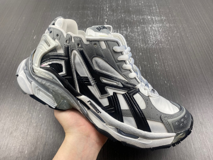 BALCIA RUNNER SNEAKER