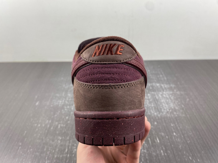 Nike SB Dunk Low "Valentine