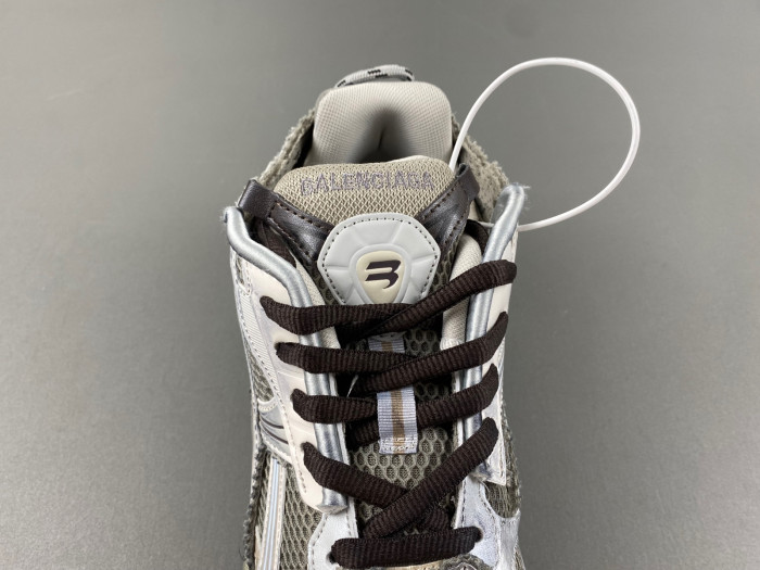 BALCIA RUNNER SNEAKER