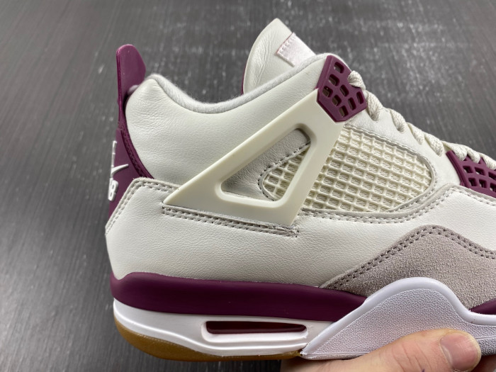 NIKE SB X AIR JORDAN 4 DR5415-102
