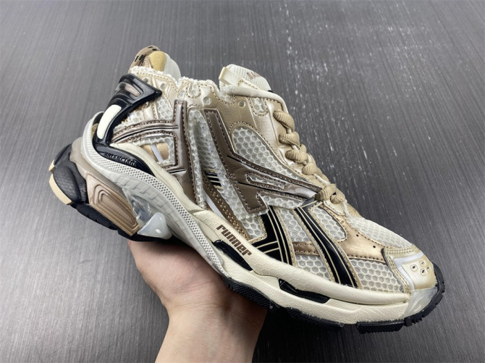 BALCIA RUNNER SNEAKER