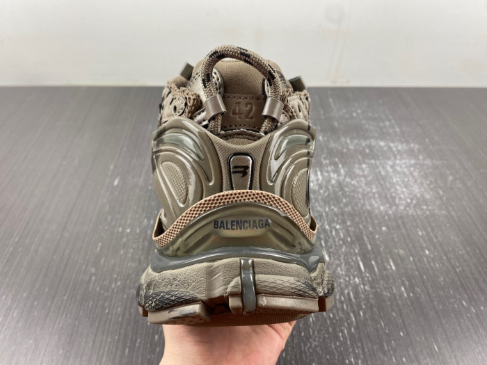 BALCIA RUNNER SNEAKER
