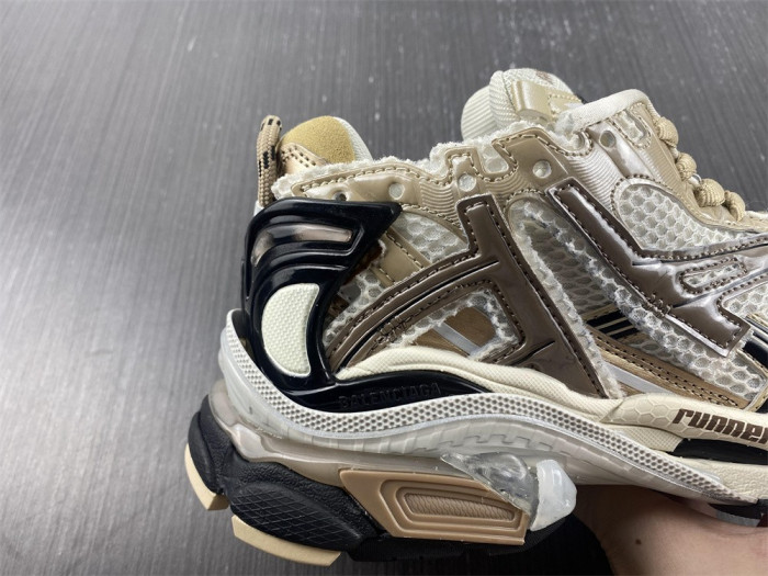 BALCIA RUNNER SNEAKER