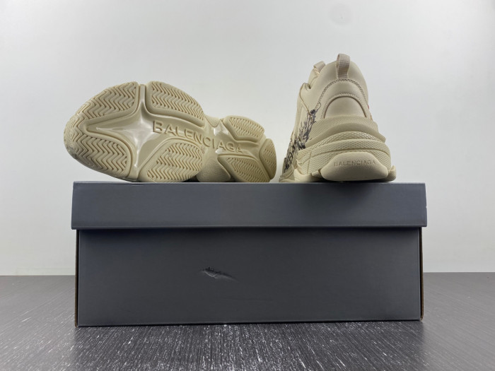 BALCIA TRIPLE S SNEAKER