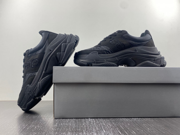 BALCIA TRIPLE S SNEAKER