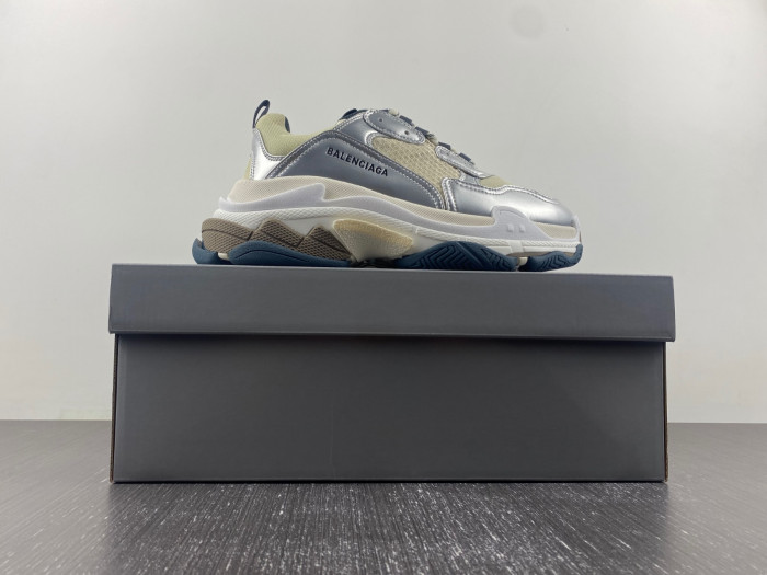BALCIA TRIPLE S SNEAKER