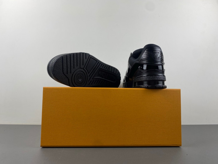 LUSV SNEAKERS