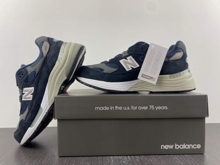 new Ba1an*e 992 navy grey men