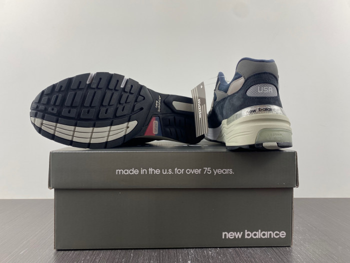 new Ba1an*e 992 navy grey men
