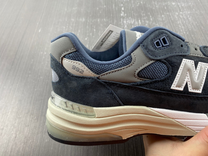 new Ba1an*e 992 navy grey men