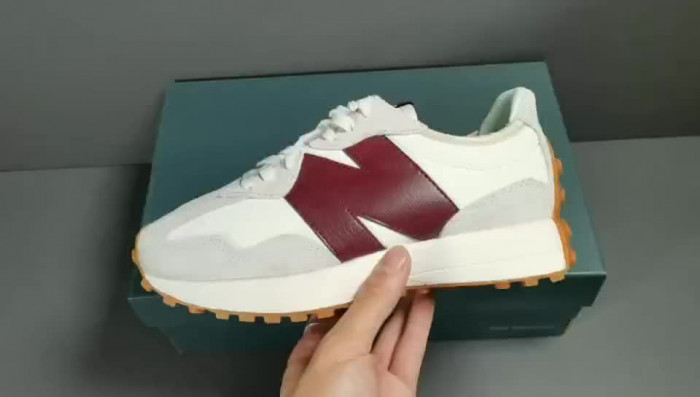 new Ba1an*e 327 moonbeam classic burgundy ws327ka