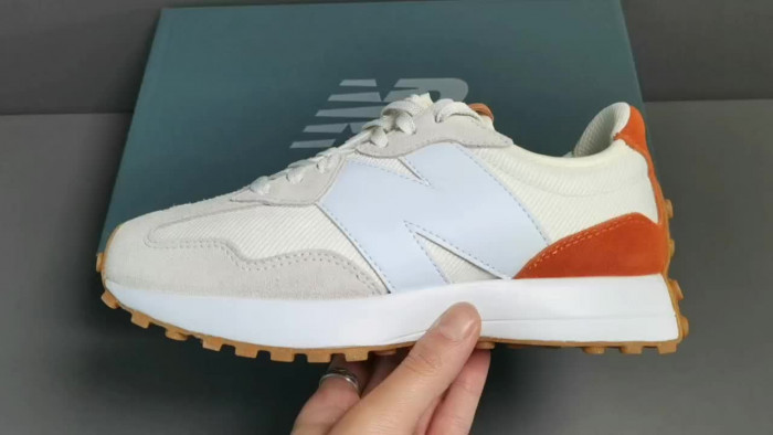 new Ba1an*e wmns 327 
