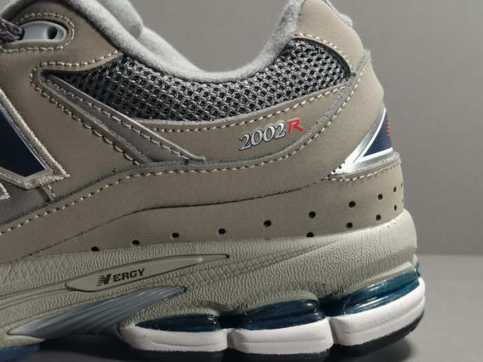 new Ba1an*e 2002r og "light grey" ml2002ra
