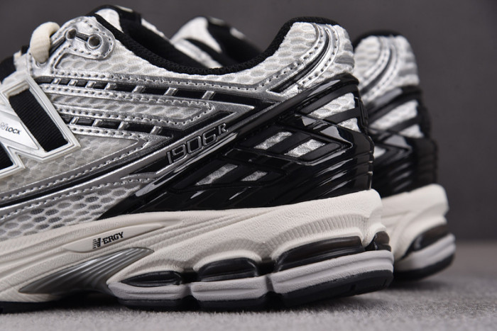 new Ba1an*e 1906r silver metallic black m1906rer