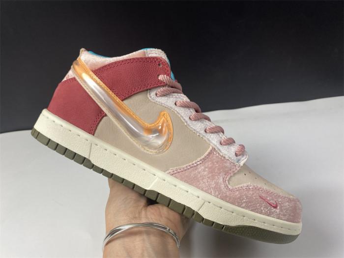 Social Status x Nk SB Dunk High Pro QS DJ1173-600
