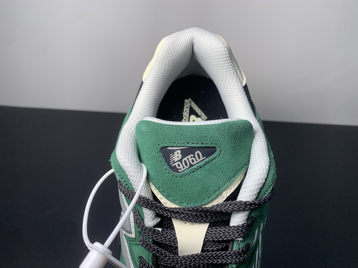 new Ba1an*e 9060 team forest green u9060vra