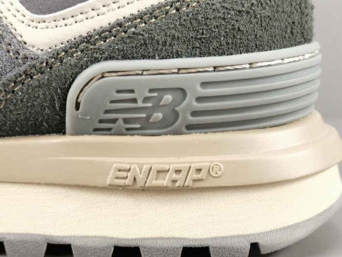 new Ba1an*e 574 legacy gray beige u574lgg2