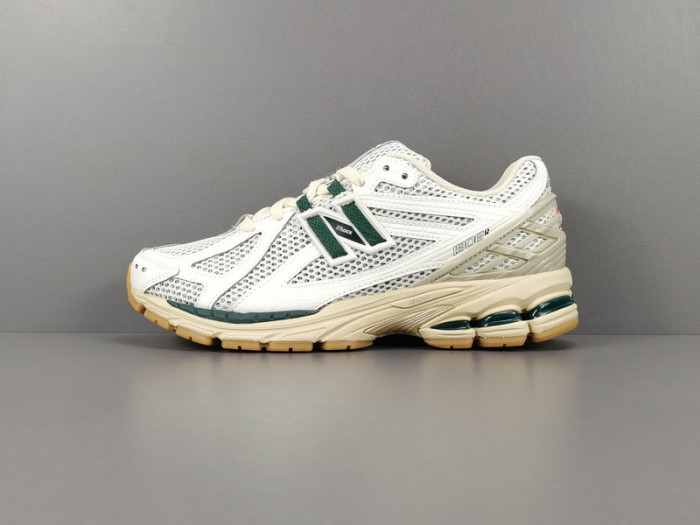 new Ba1an*e 1906r "white & green" m1906rq
