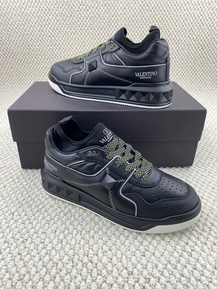 Va1e*ntin0 garavani sneaker