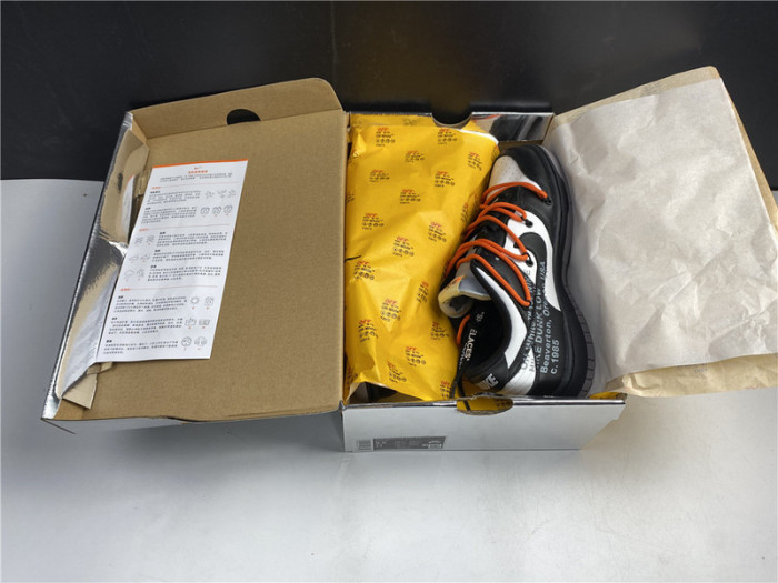 OFW x Nike Dunk Low CT0856-001