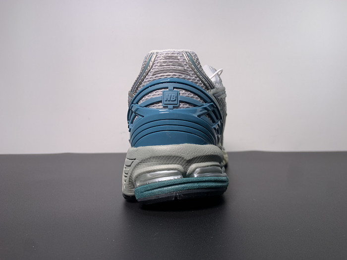 new Ba1an*e 1906r "silver/teal" m1906reo