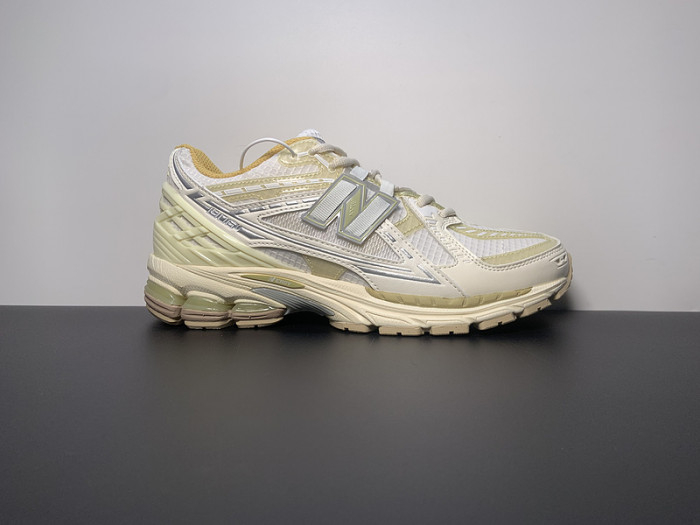 new Ba1an*e 1906u low lunar new year pack - cream - m1906nly