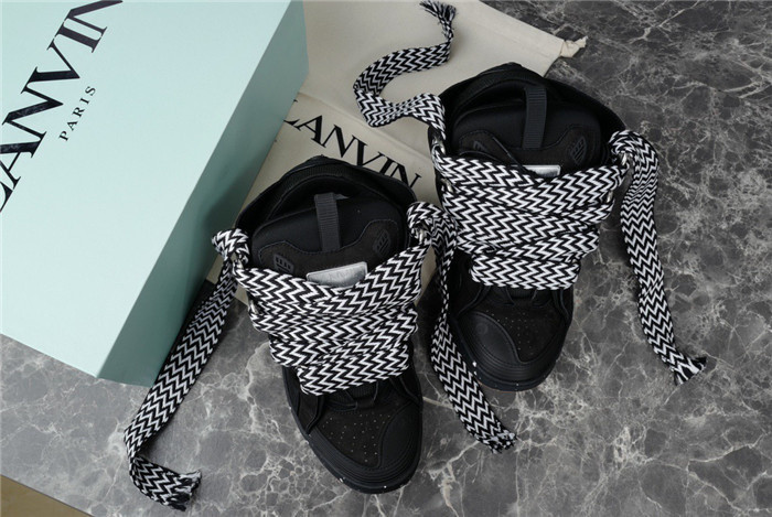 Lanu1n curb sneaker