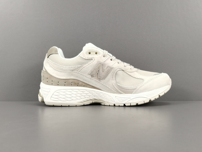 new Ba1an*e 2002r ''light dark tan'' m2002rjn