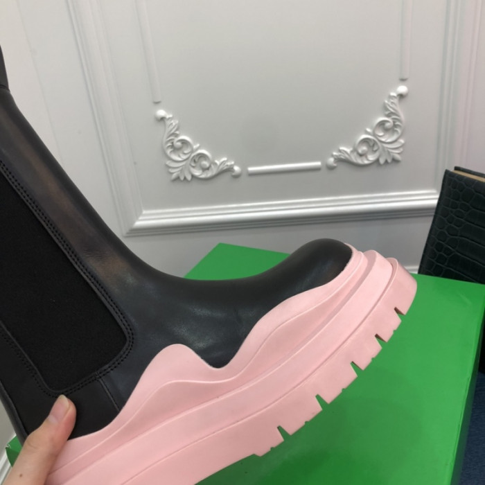 Bo*te*ga ve*ne*ta chelsea tire leather high boot