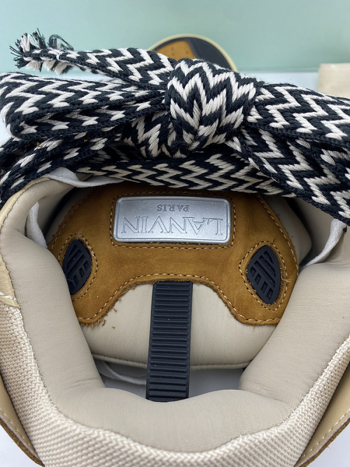 Lanu1n curb sneaker