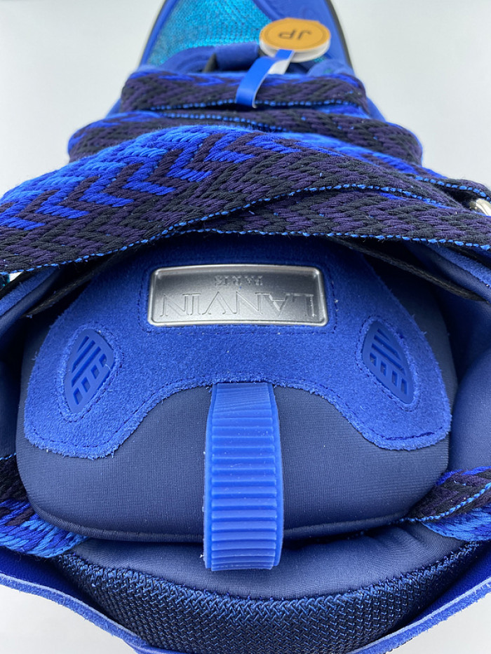 Lanu1n curb sneaker