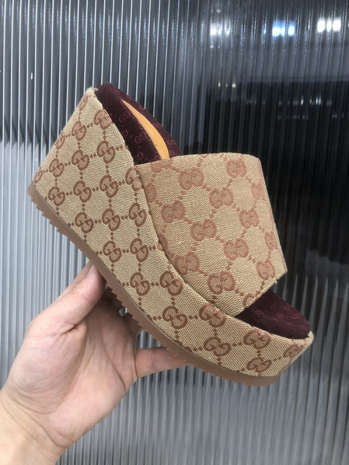 GCI GG Slide Sandal