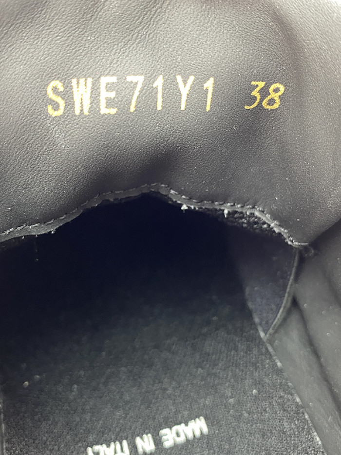 Va1e*ntin0 garavani sneaker