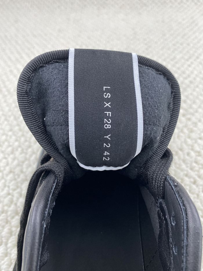 Va1e*ntin0 garavani sneaker