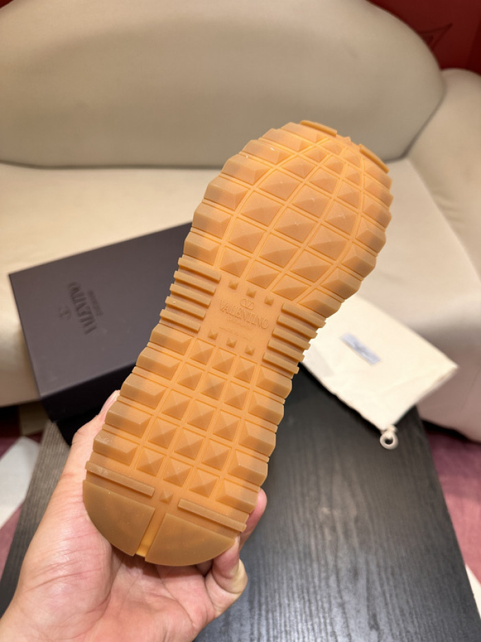 Va1e*ntin0 garavani sneaker