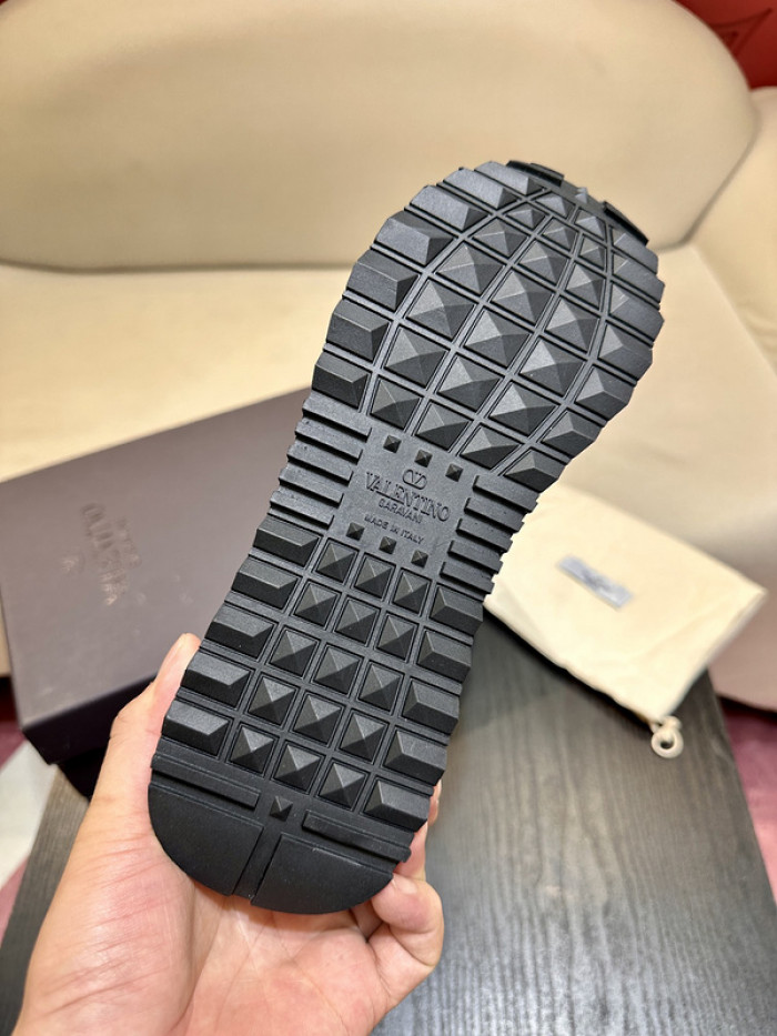 Va1e*ntin0 garavani sneaker