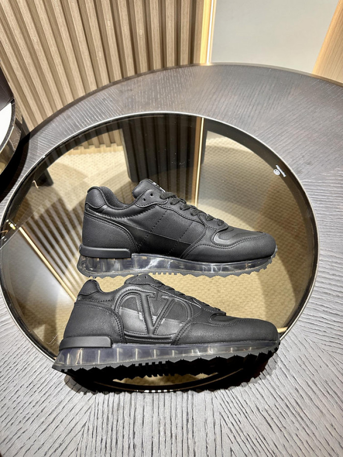 Va1e*ntin0 garavani sneaker