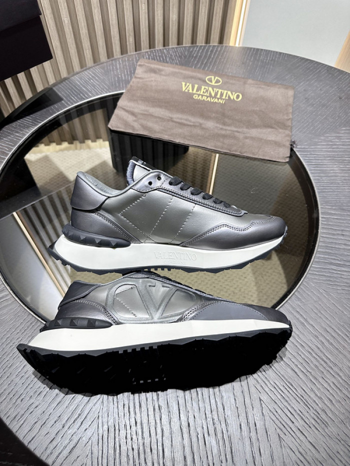 Va1e*ntin0 garavani sneaker