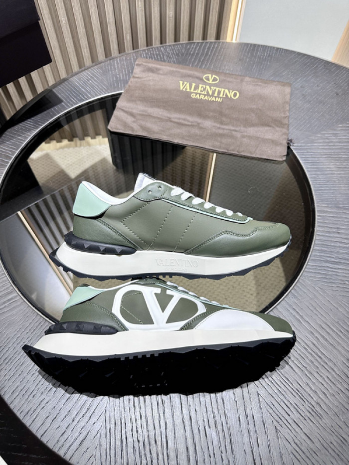 Va1e*ntin0 garavani sneaker