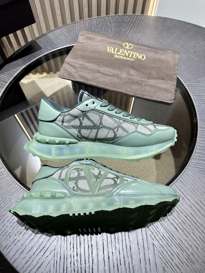Va1e*ntin0 garavani sneaker