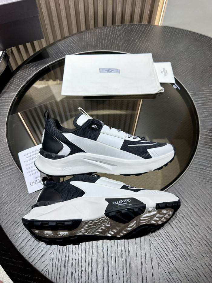 Va1e*ntin0 garavani sneaker