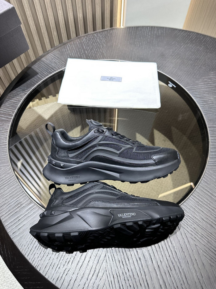 Va1e*ntin0 garavani sneaker